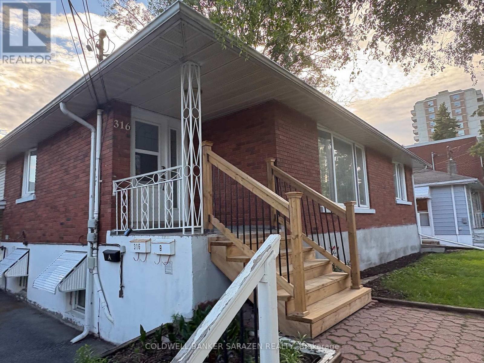 316 Lafontaine Avenue, Ottawa, Ontario  K1L 6X2 - Photo 2 - X12899450