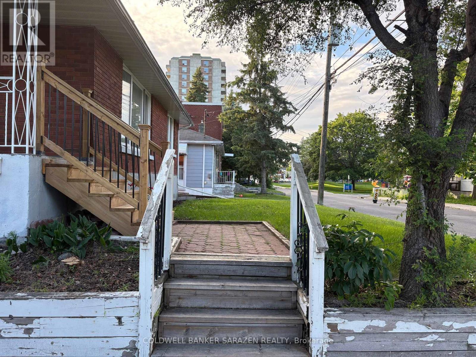 316 Lafontaine Avenue, Ottawa, Ontario  K1L 6X2 - Photo 5 - X12899450
