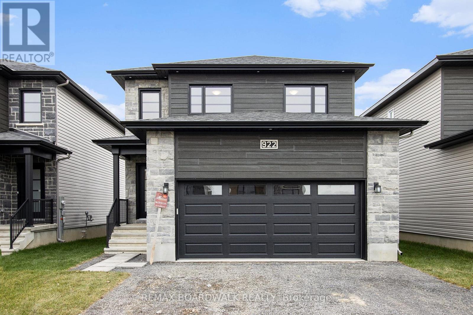464 FALCON LANE, Russell, Ontario