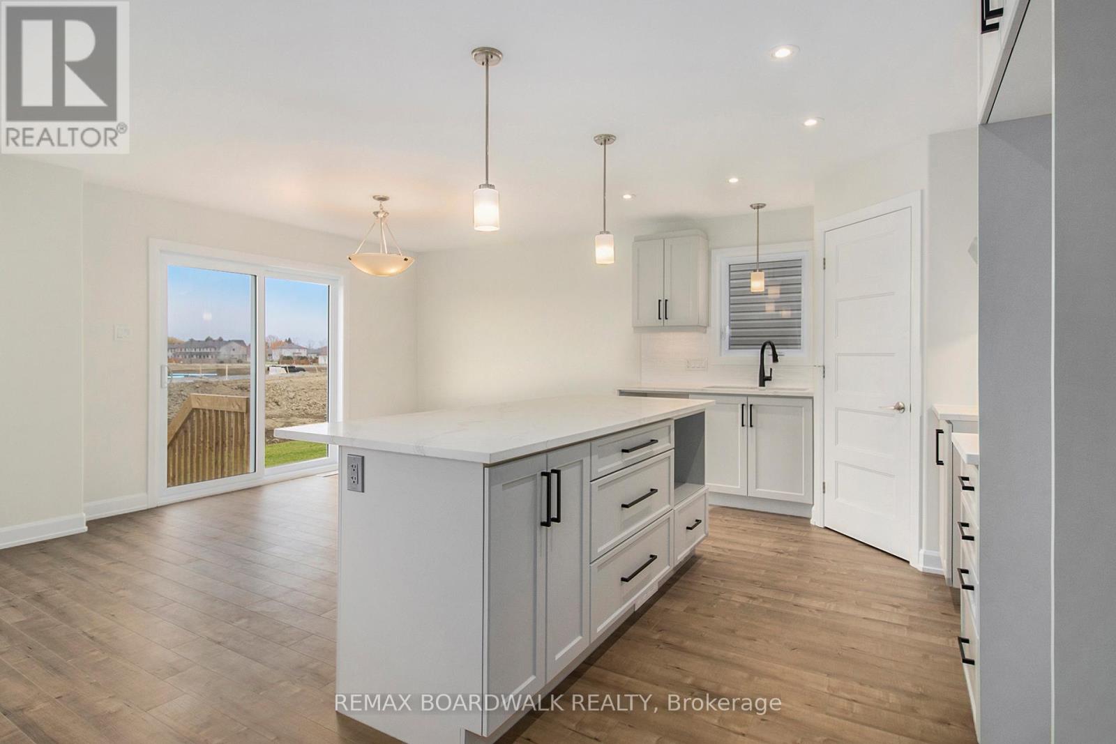 464 Falcon Lane, Russell, Ontario  K4R 1E5 - Photo 6 - X12899464