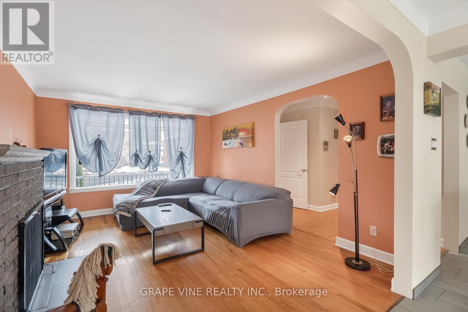 102 Donald Street, Ottawa, Ontario  K1K 1N2 - Photo 11 - X12900310