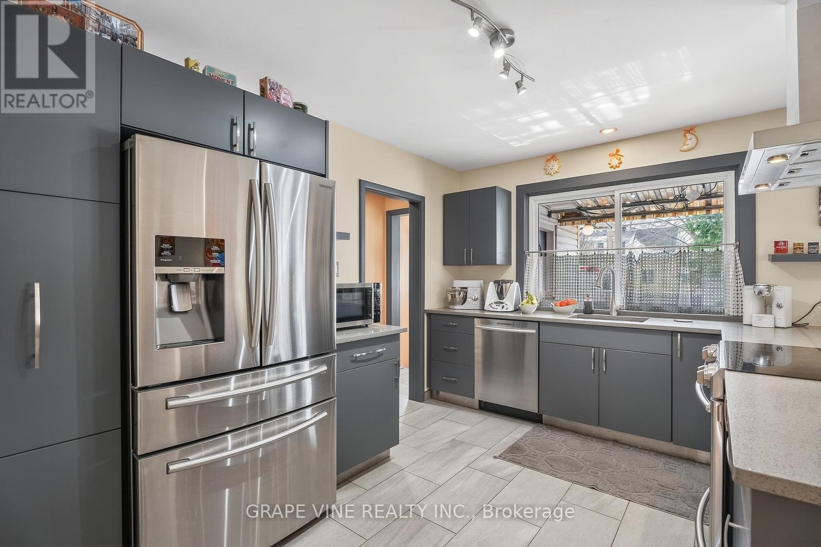 102 Donald Street, Ottawa, Ontario  K1K 1N2 - Photo 18 - X12900310