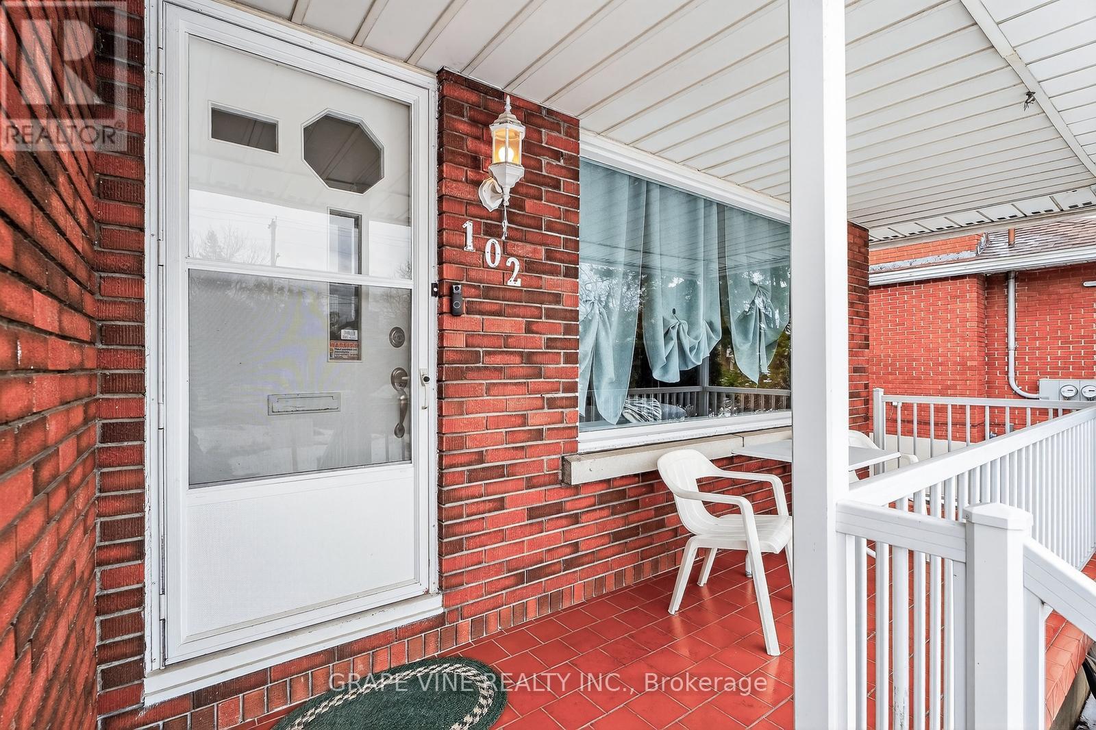 102 Donald Street, Ottawa, Ontario  K1K 1N2 - Photo 2 - X12900310