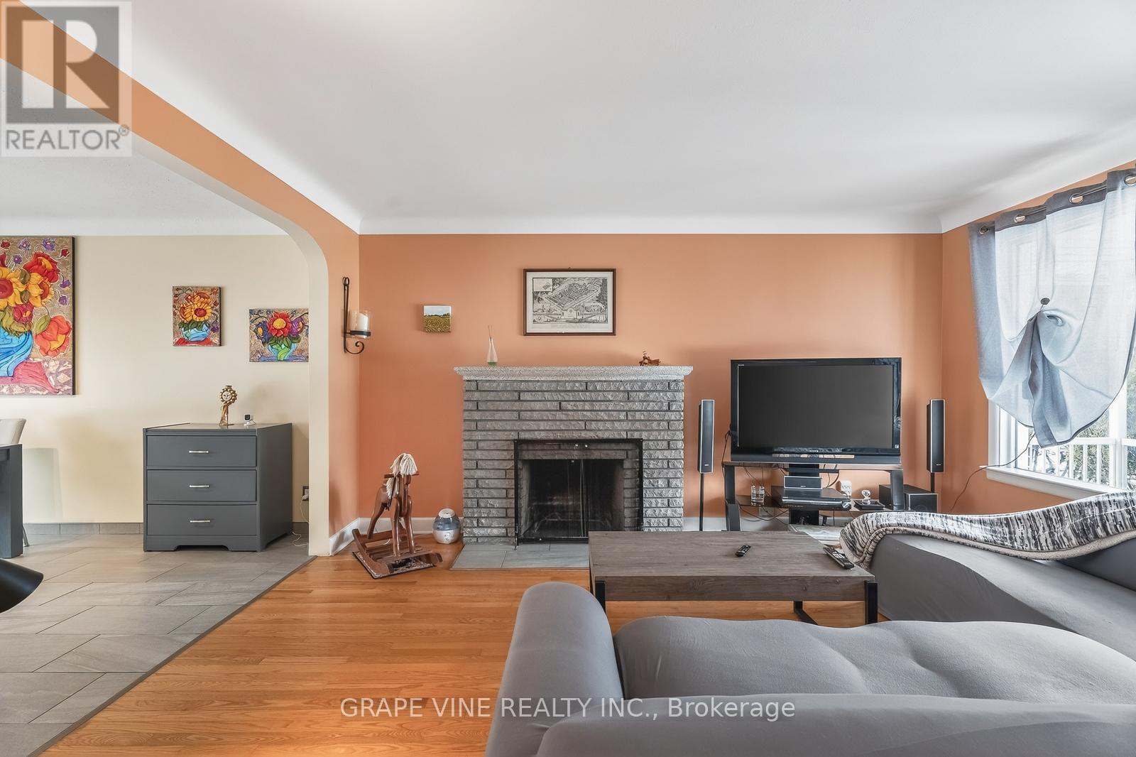 102 Donald Street, Ottawa, Ontario  K1K 1N2 - Photo 9 - X12900310
