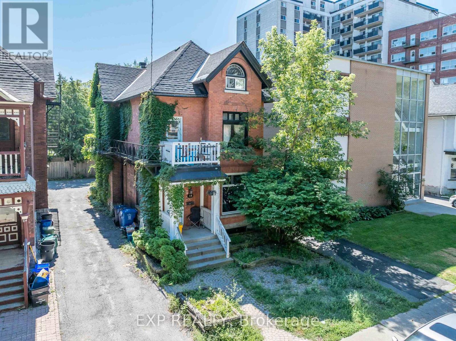 88 MACLAREN STREET, Ottawa, Ontario