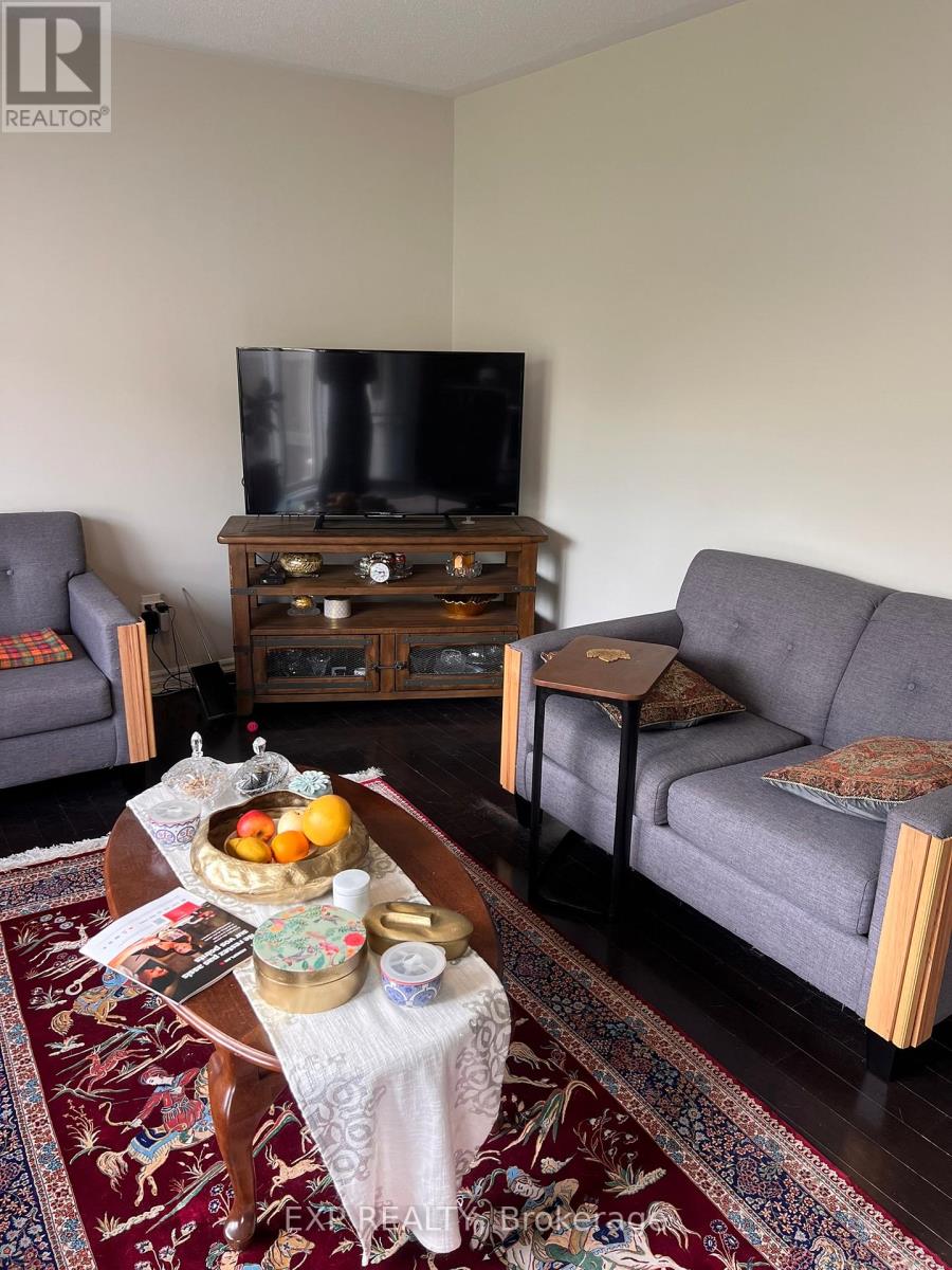 229 Cayman Road, Ottawa, Ontario  K2S 0N8 - Photo 7 - X12901724