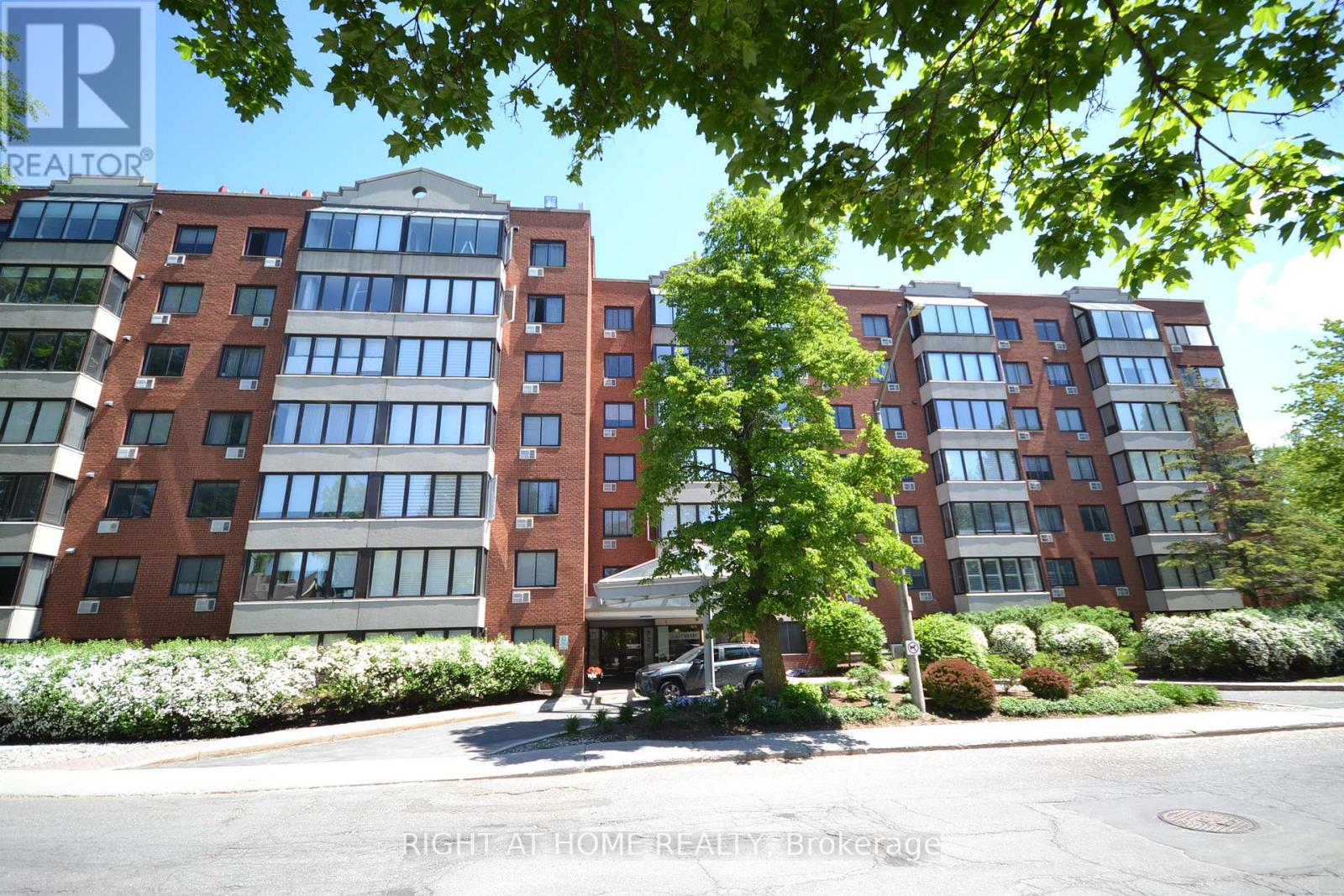 309 - 225 Alvin Road N, Ottawa, Ontario  K1K 4H6 - Photo 1 - X12903904