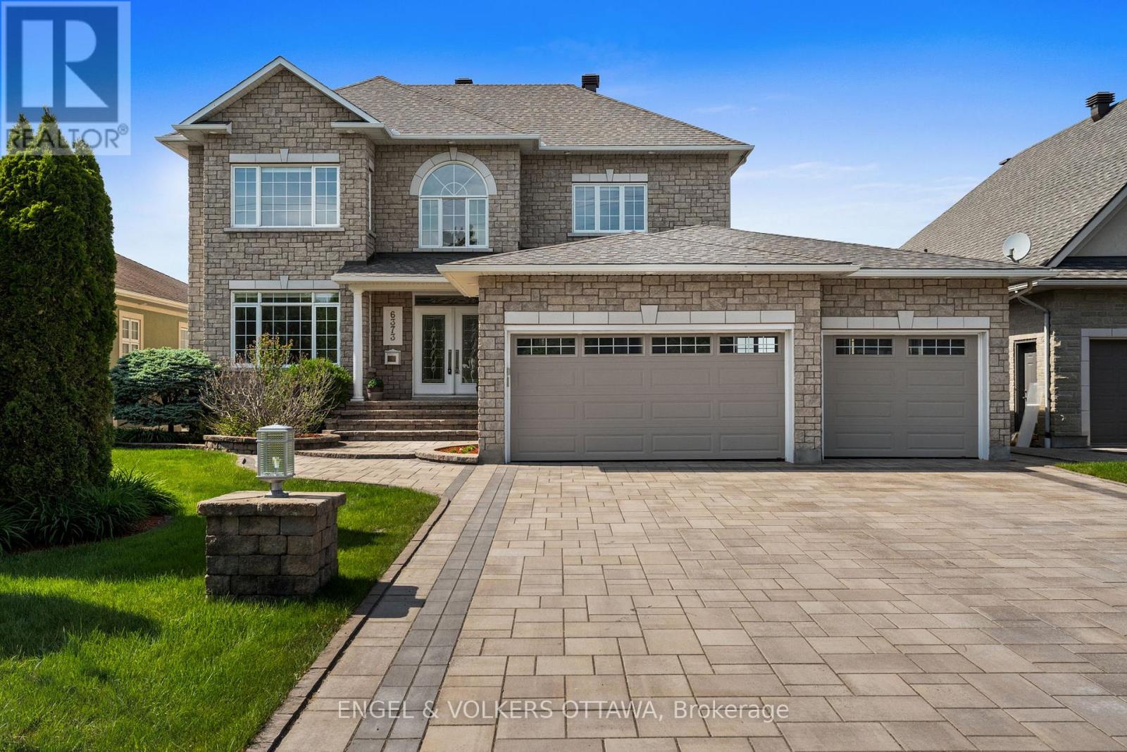 6373 Radisson Way, Ottawa, Ontario  K1C 2Z9 - Photo 3 - X12906240