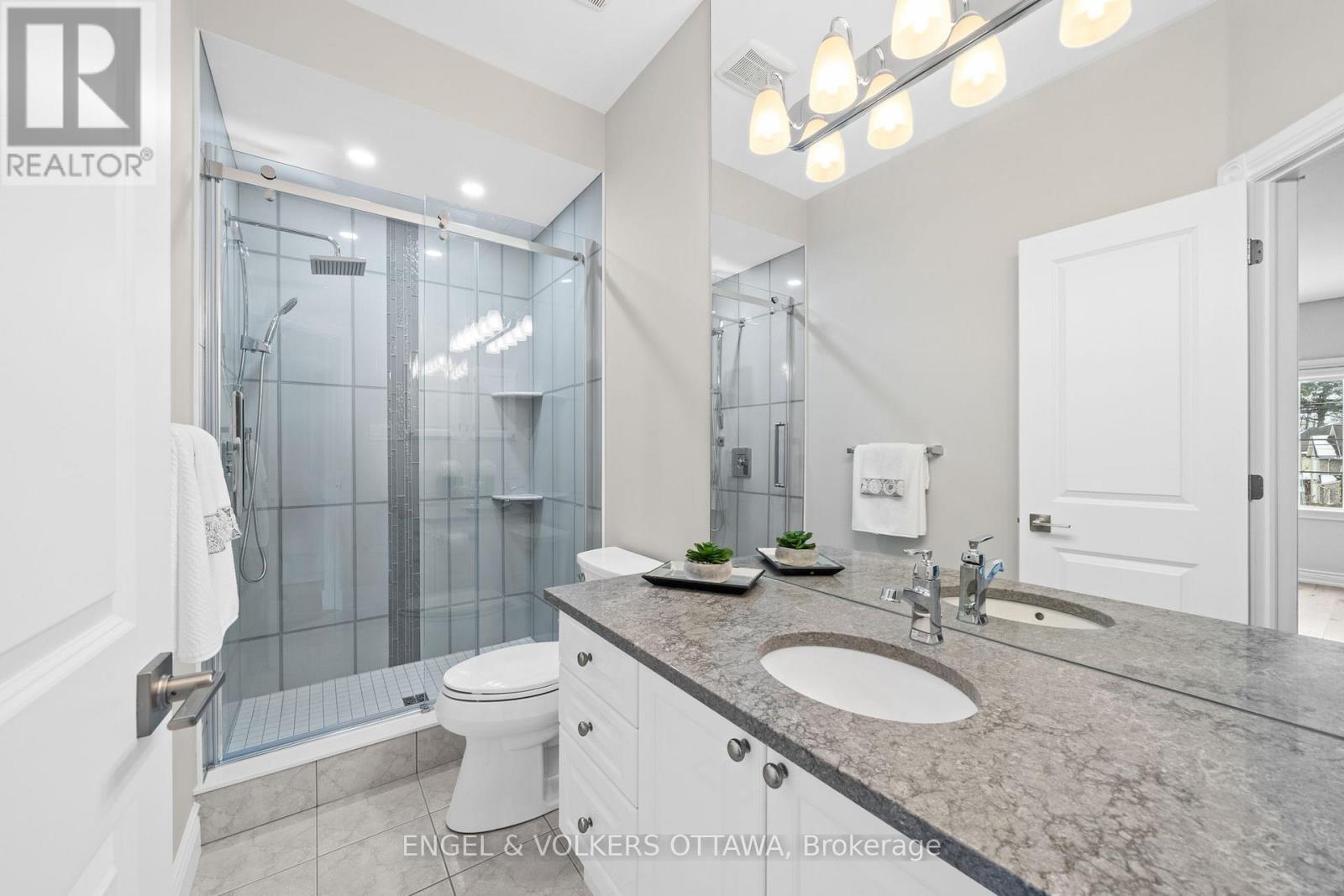 6373 Radisson Way, Ottawa, Ontario  K1C 2Z9 - Photo 30 - X12906240