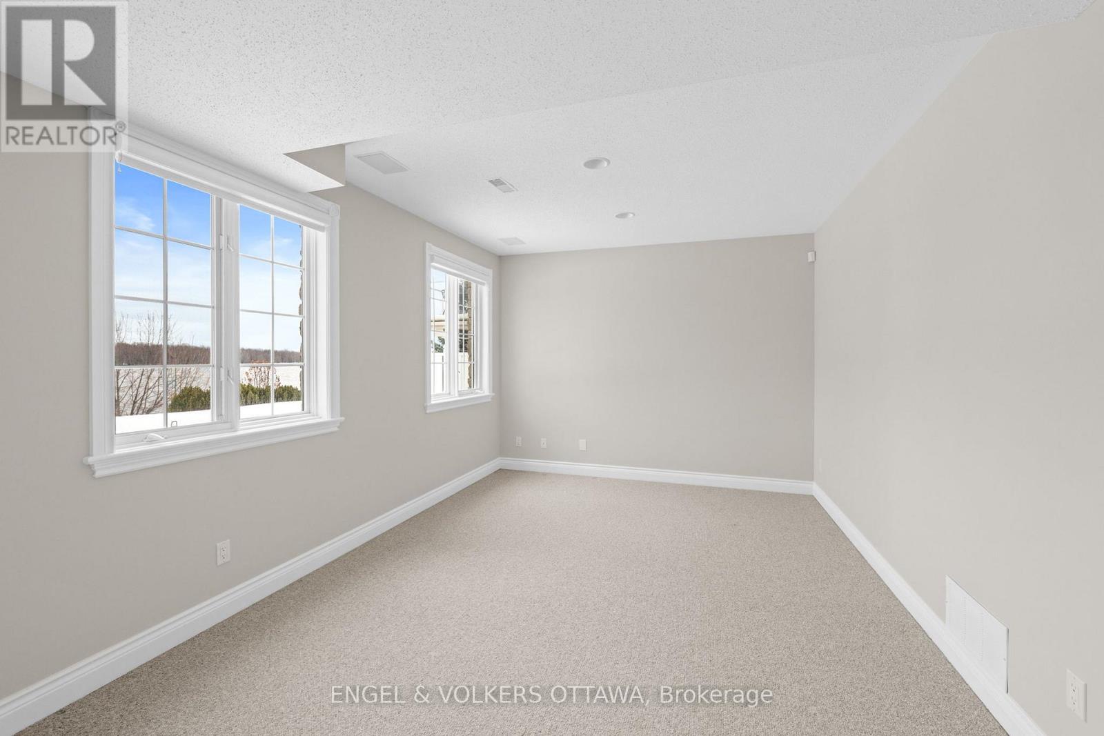 6373 Radisson Way, Ottawa, Ontario  K1C 2Z9 - Photo 39 - X12906240