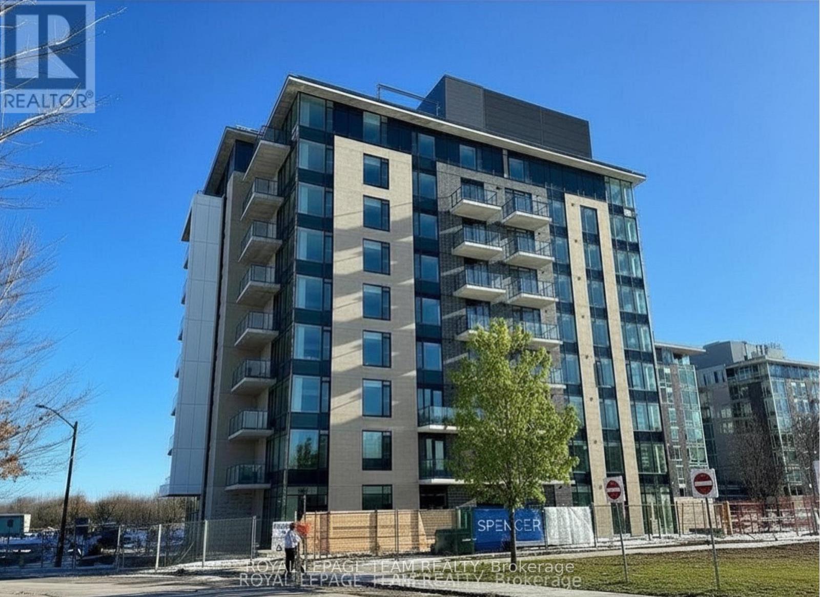 303 - 360 Deschatelets Avenue, Ottawa, Ontario  K1S 5Y1 - Photo 1 - X12906924
