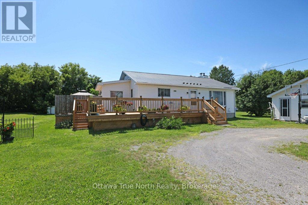 45 ALSTON STREET, McNab/Braeside, Ontario