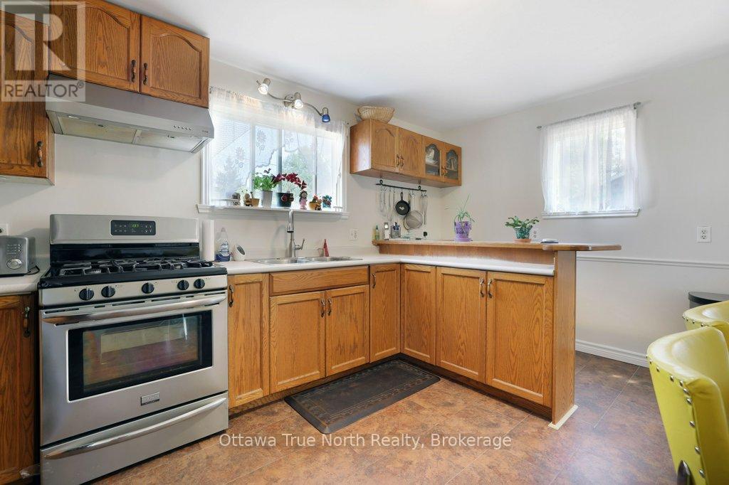 45 Alston Street, Mcnab/braeside, Ontario  K0A 3L0 - Photo 10 - X12913382