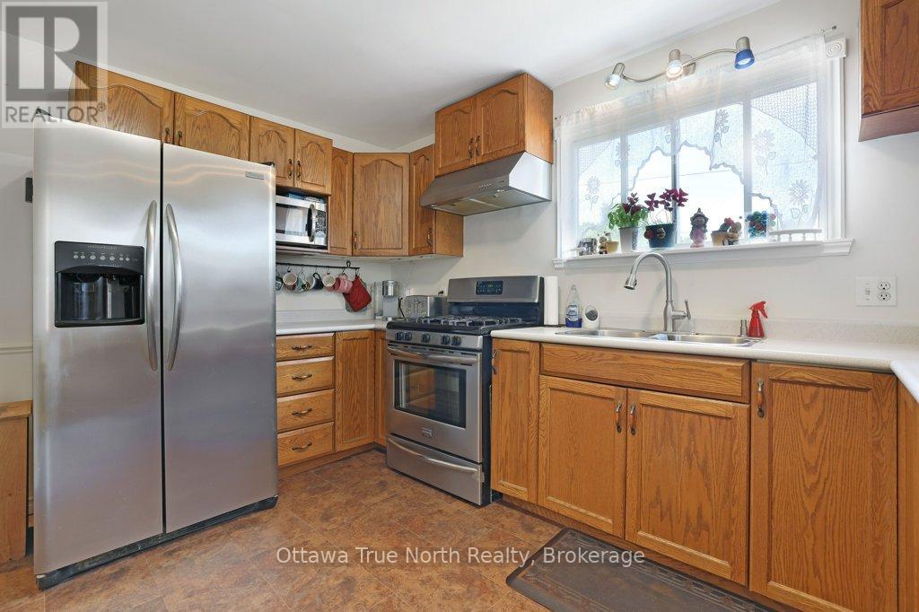 45 Alston Street, Mcnab/braeside, Ontario  K0A 3L0 - Photo 11 - X12913382