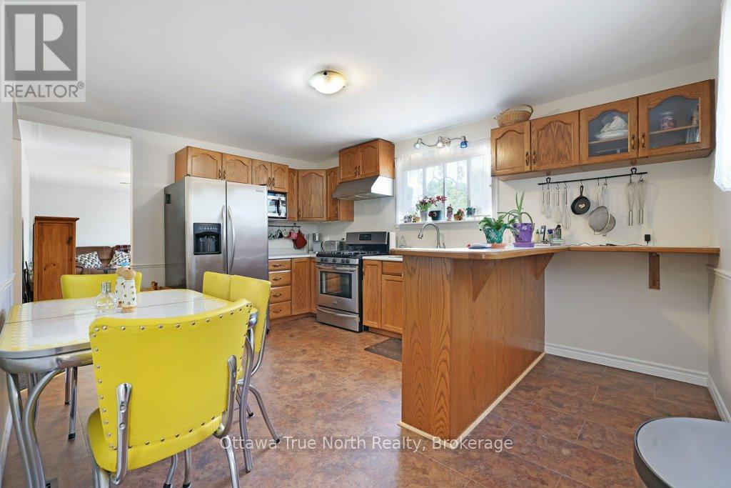 45 Alston Street, Mcnab/braeside, Ontario  K0A 3L0 - Photo 14 - X12913382