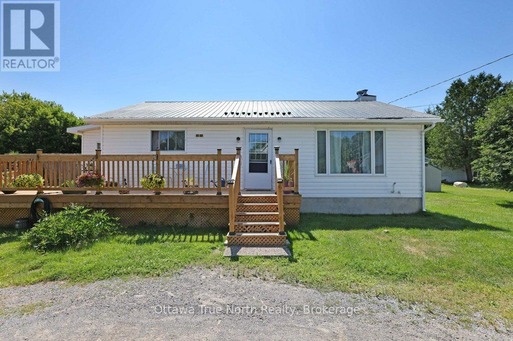 45 Alston Street, Mcnab/braeside, Ontario  K0A 3L0 - Photo 2 - X12913382