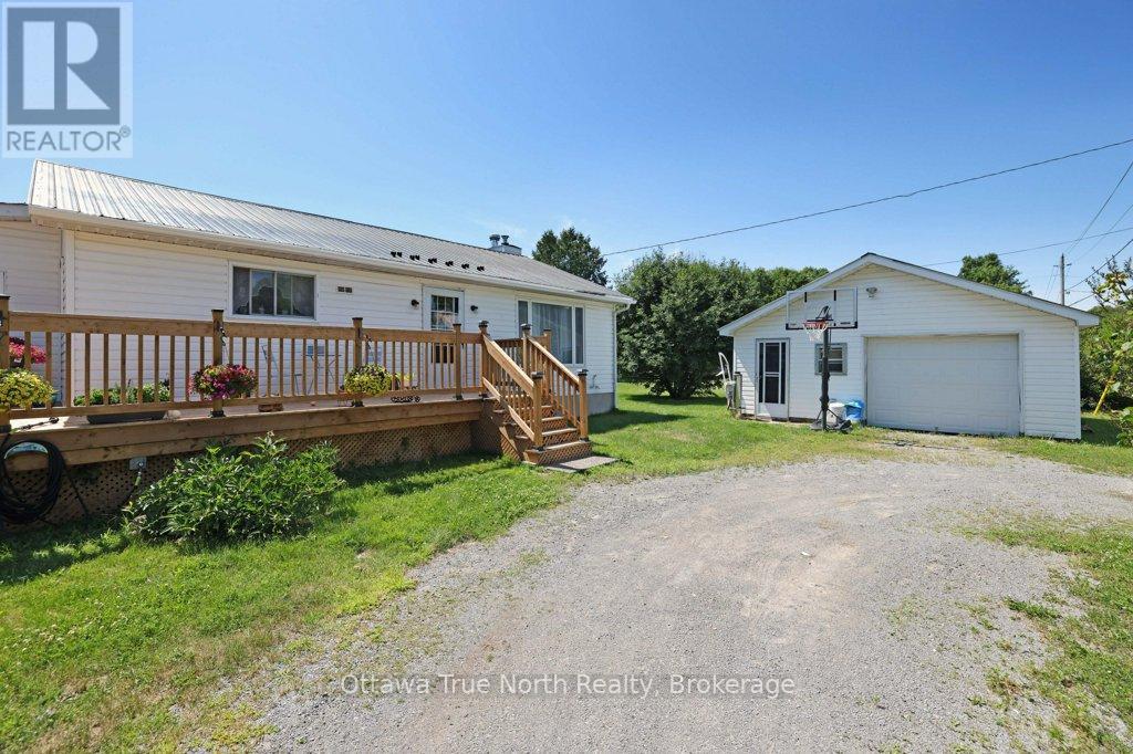 45 Alston Street, Mcnab/braeside, Ontario  K0A 3L0 - Photo 3 - X12913382