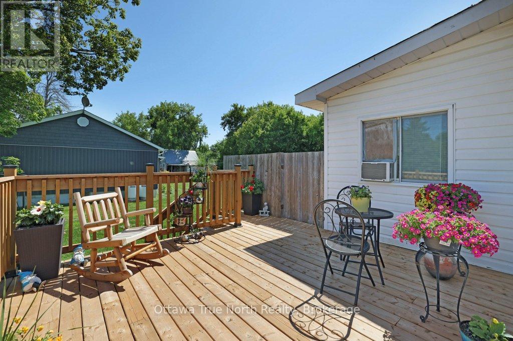 45 Alston Street, Mcnab/braeside, Ontario  K0A 3L0 - Photo 35 - X12913382