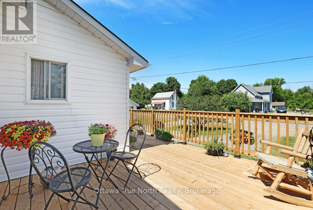 45 Alston Street, Mcnab/braeside, Ontario  K0A 3L0 - Photo 36 - X12913382