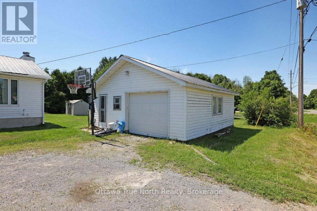 45 Alston Street, Mcnab/braeside, Ontario  K0A 3L0 - Photo 4 - X12913382