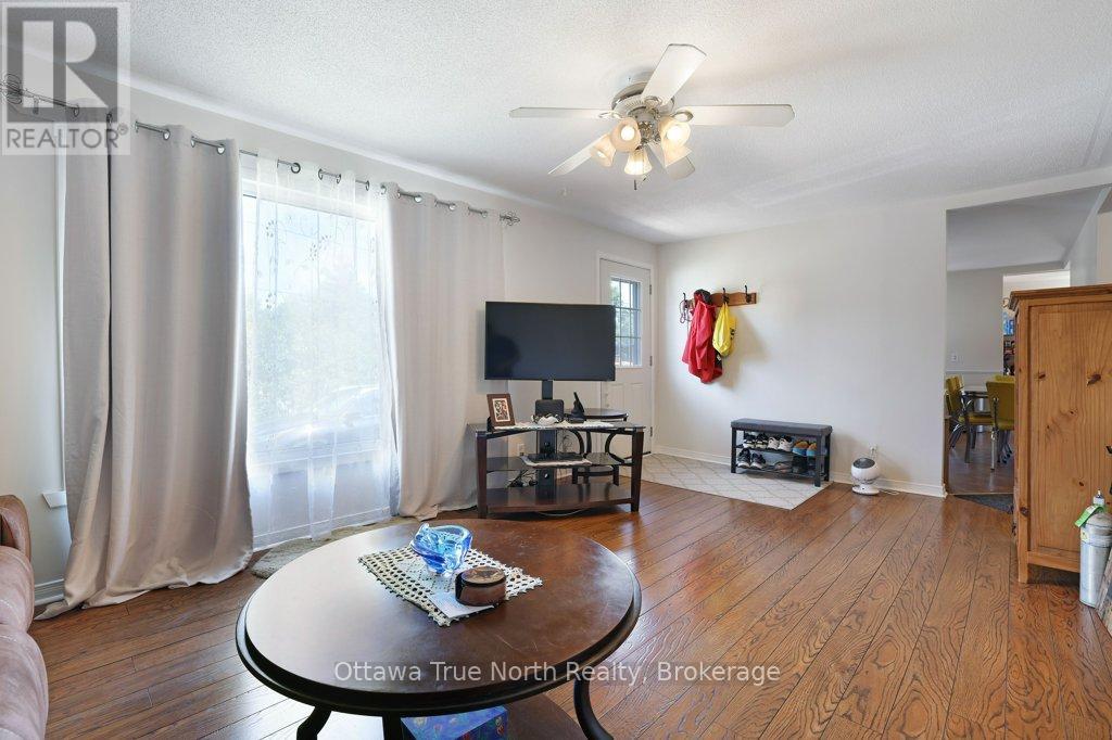 45 Alston Street, Mcnab/braeside, Ontario  K0A 3L0 - Photo 8 - X12913382