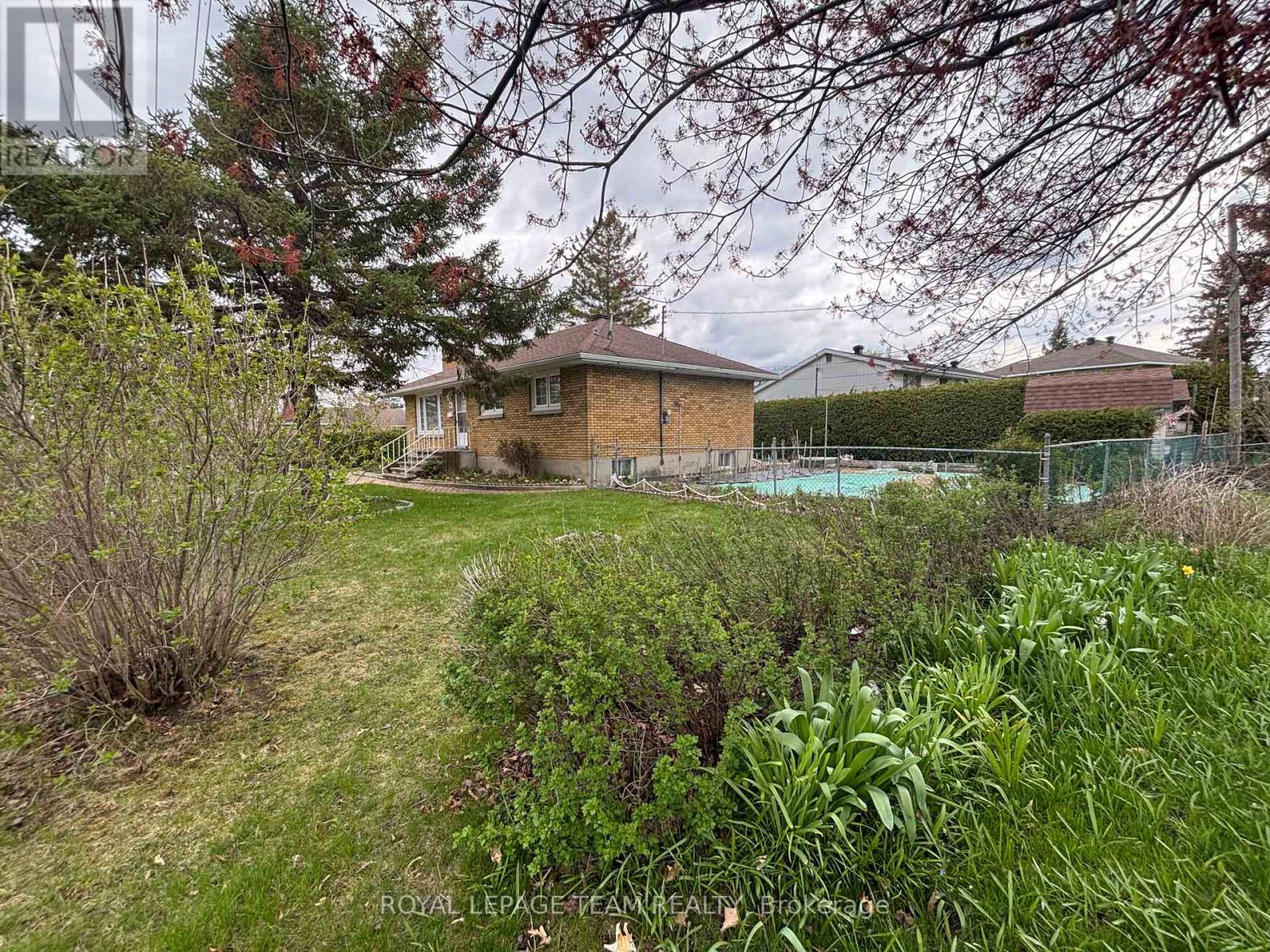 41 Capilano Drive, Ottawa, Ontario  K2E 6G3 - Photo 22 - X12914698