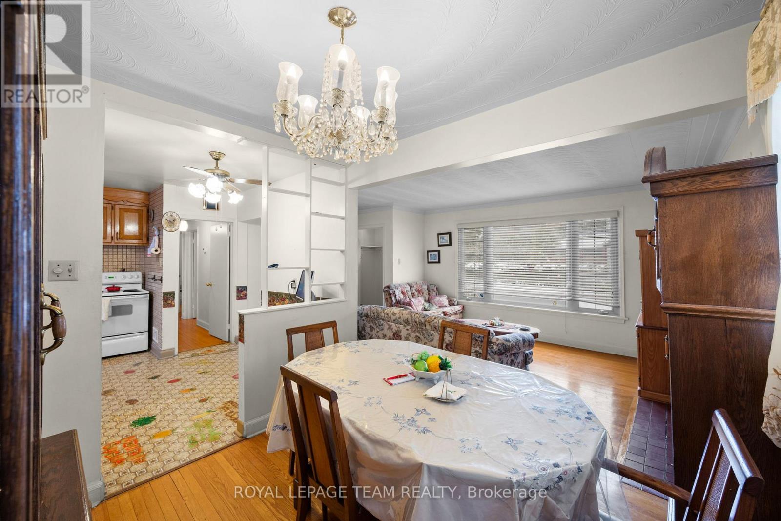41 Capilano Drive, Ottawa, Ontario  K2E 6G3 - Photo 8 - X12914698