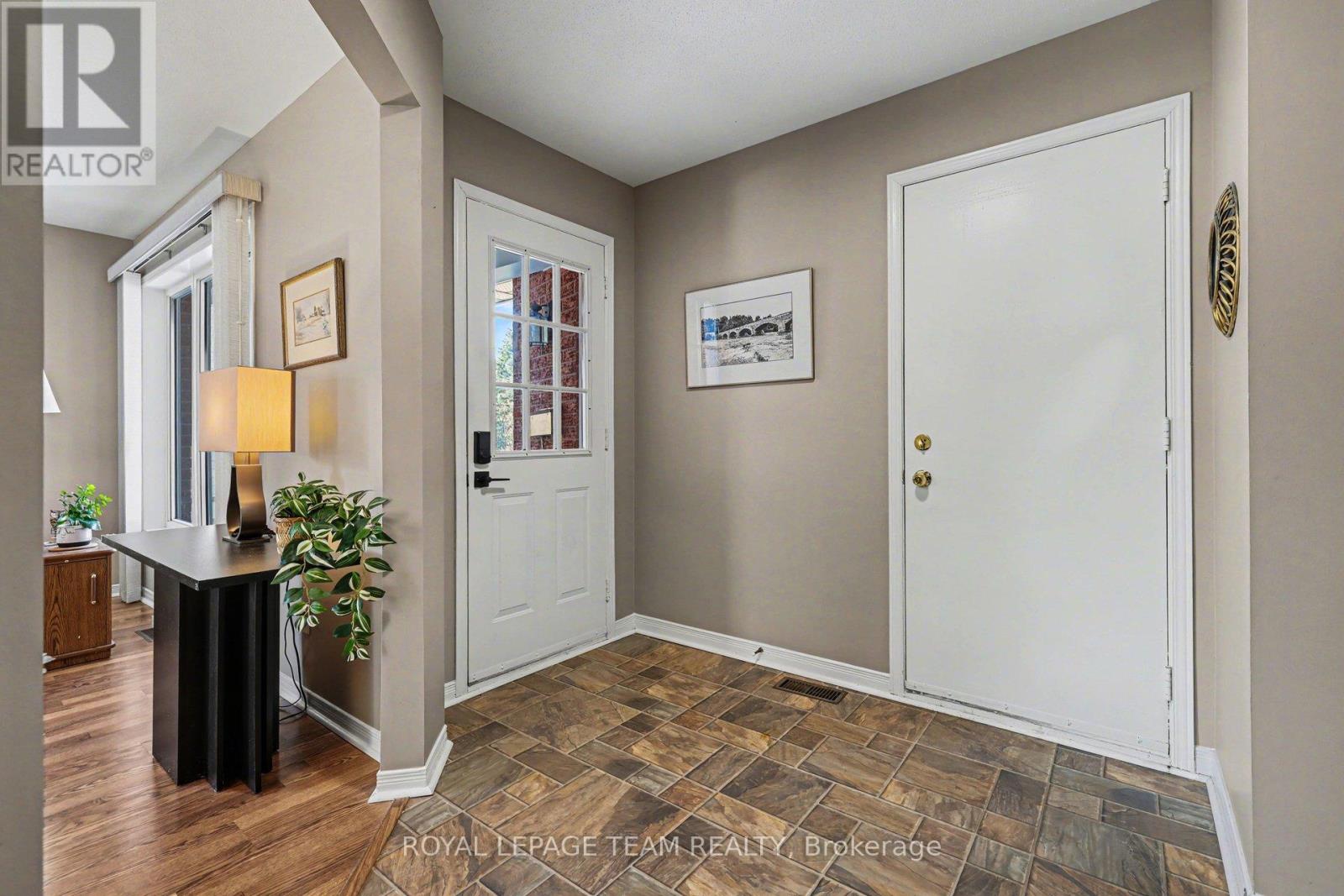 90 Moresby Drive, Ottawa, Ontario  K2M 2J6 - Photo 2 - X12915042