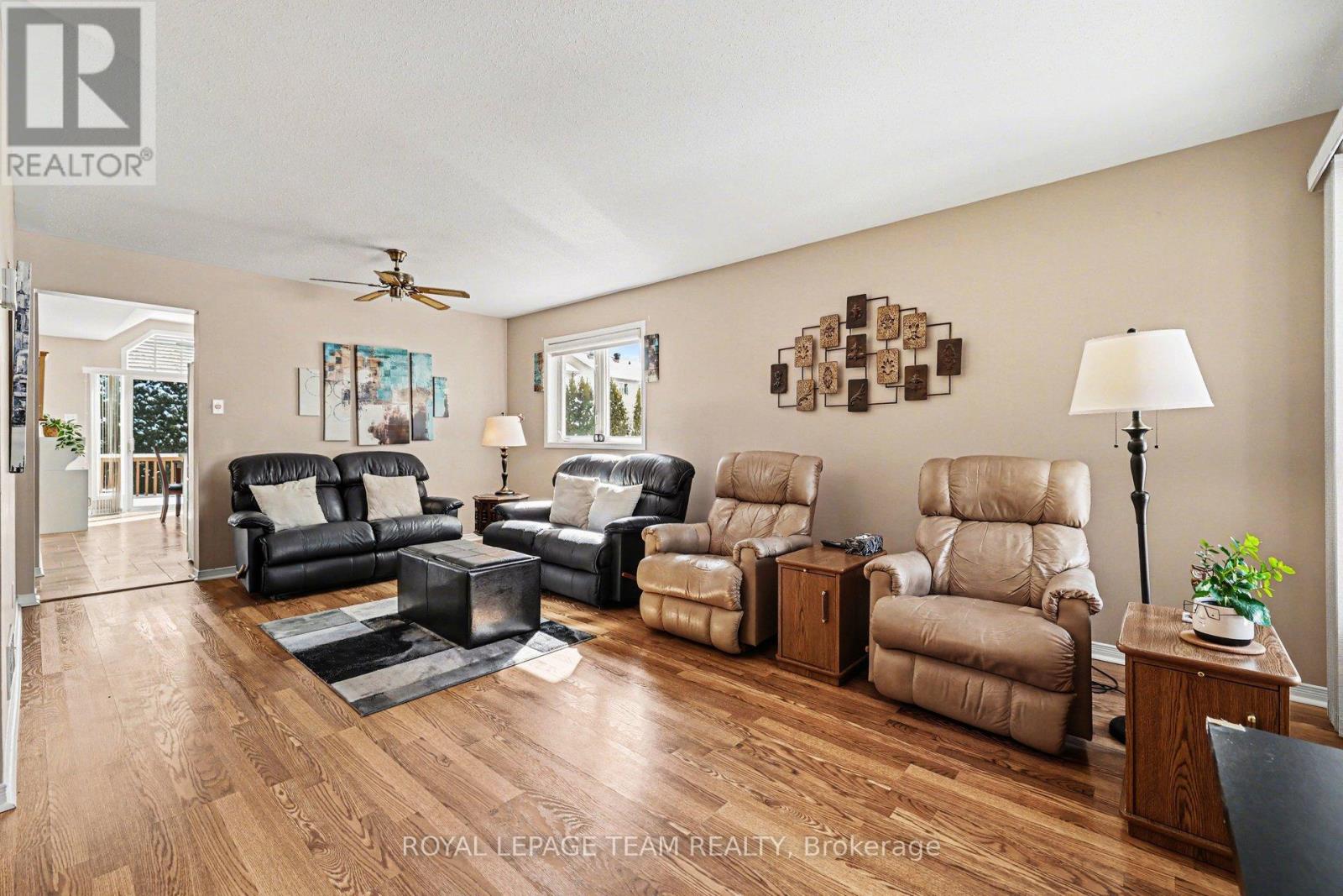 90 Moresby Drive, Ottawa, Ontario  K2M 2J6 - Photo 3 - X12915042