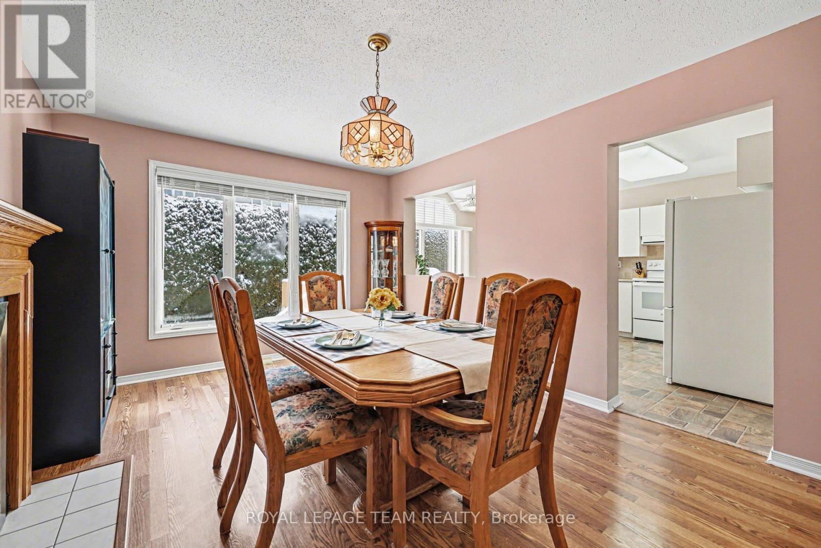 90 Moresby Drive, Ottawa, Ontario  K2M 2J6 - Photo 8 - X12915042