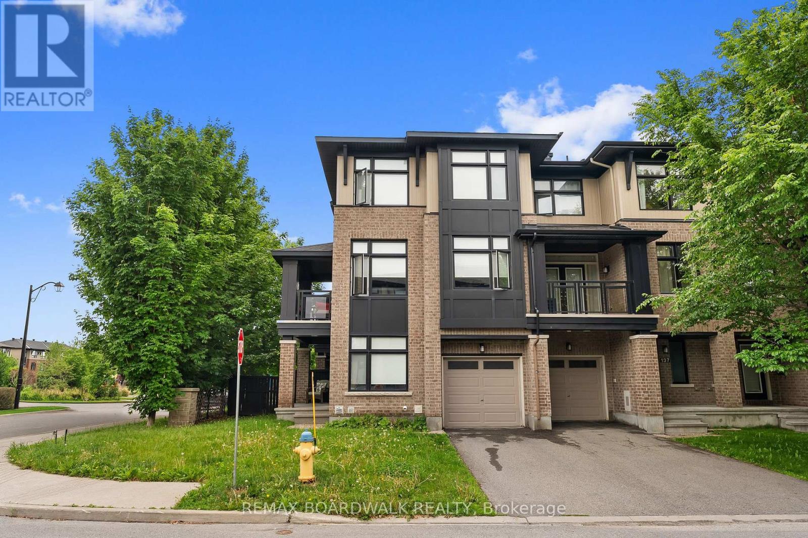 135 WILD SENNA WAY, Ottawa, Ontario