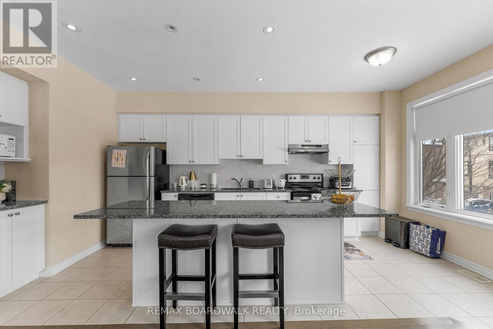 135 Wild Senna Way, Ottawa, Ontario  K2J 5Z7 - Photo 20 - X12917244