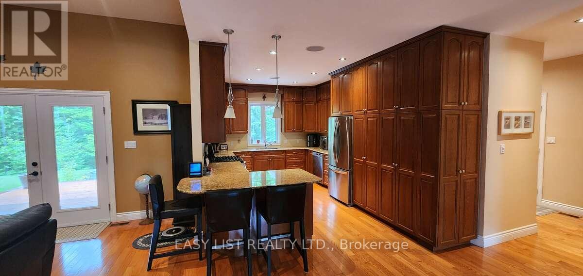 110 Monck Square, Laurentian Hills, Ontario  K0J 1P0 - Photo 10 - X12921790