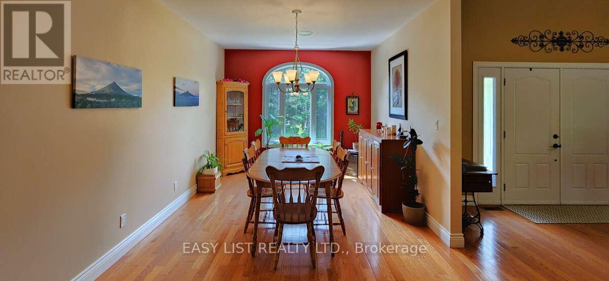 110 Monck Square, Laurentian Hills, Ontario  K0J 1P0 - Photo 11 - X12921790