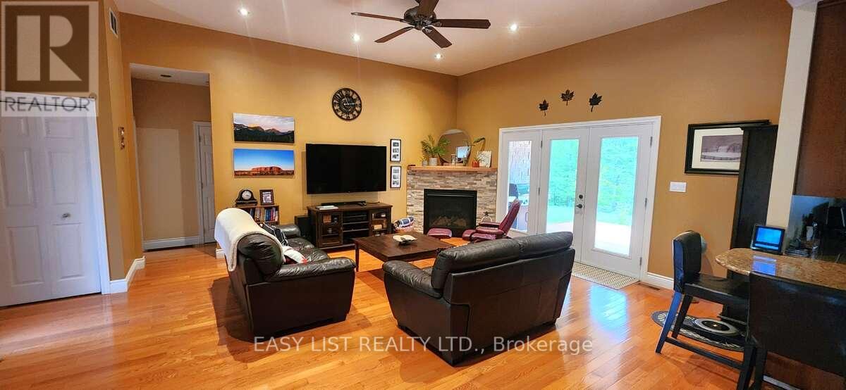 110 Monck Square, Laurentian Hills, Ontario  K0J 1P0 - Photo 12 - X12921790