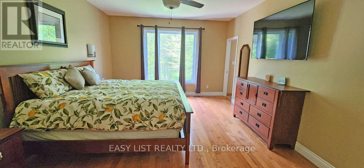 110 Monck Square, Laurentian Hills, Ontario  K0J 1P0 - Photo 14 - X12921790