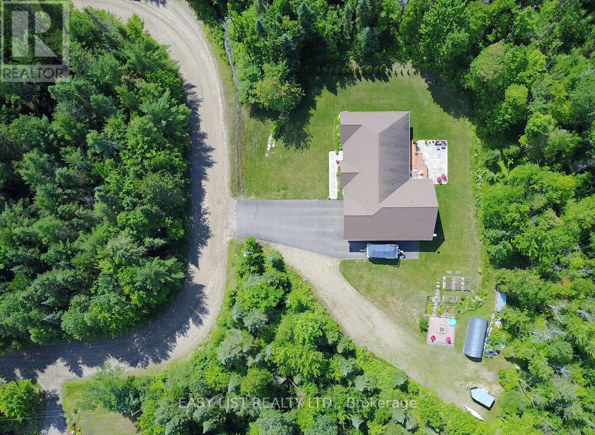 110 Monck Square, Laurentian Hills, Ontario  K0J 1P0 - Photo 5 - X12921790