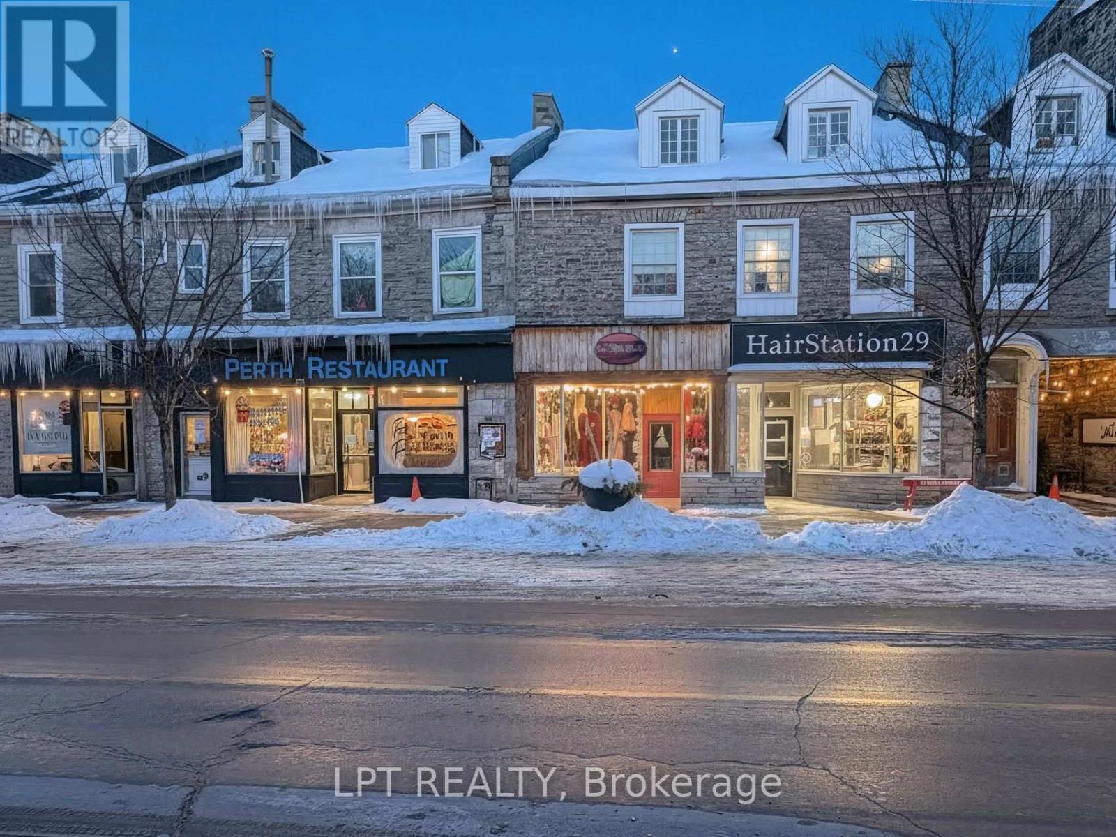 27 GORE STREET E, Perth, Ontario