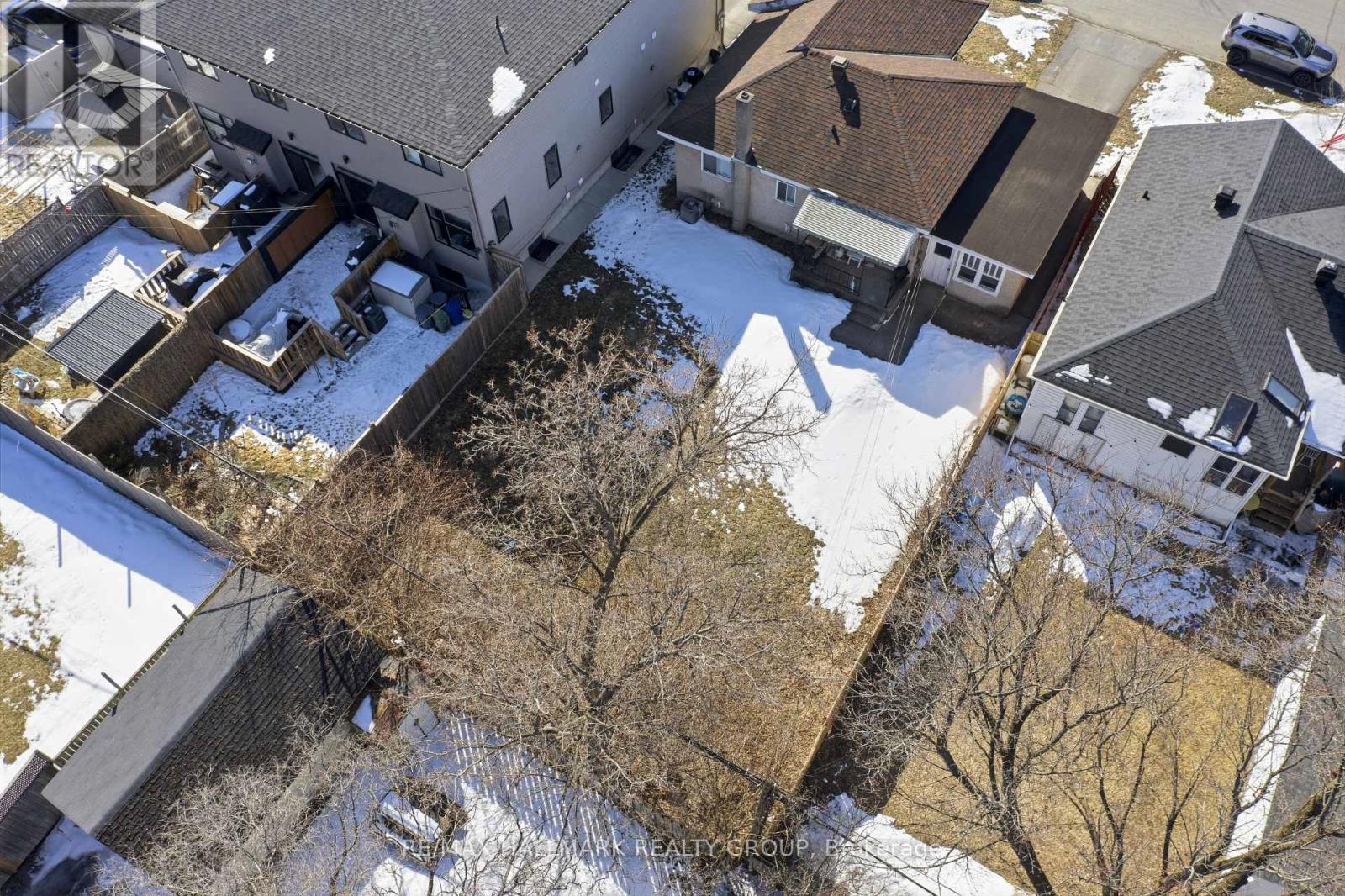 211 Columbus Avenue, Ottawa, Ontario  K1K 1P7 - Photo 7 - X12925718