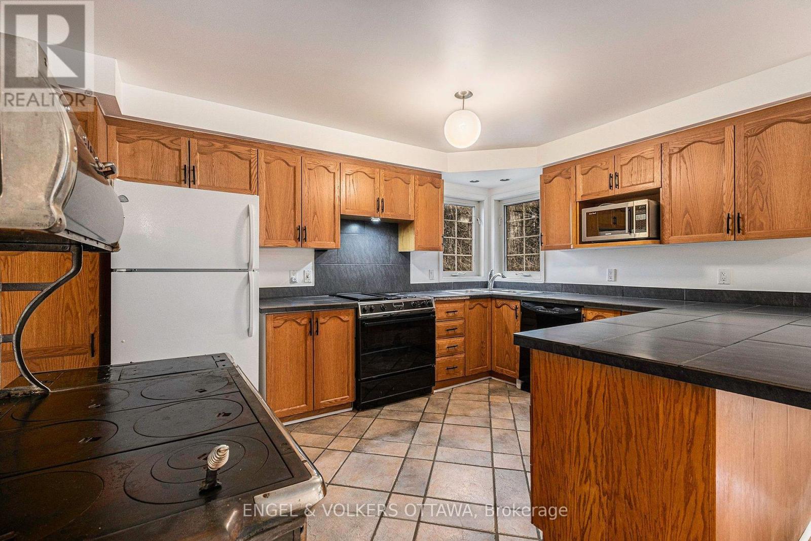 4751 Pearl Road, Champlain, Ontario  K0B 1K0 - Photo 9 - X12926104