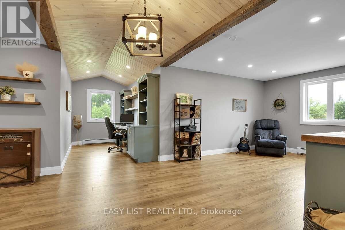 2882 B Line Road, Laurentian Valley, Ontario  K8A 6W8 - Photo 20 - X12926786