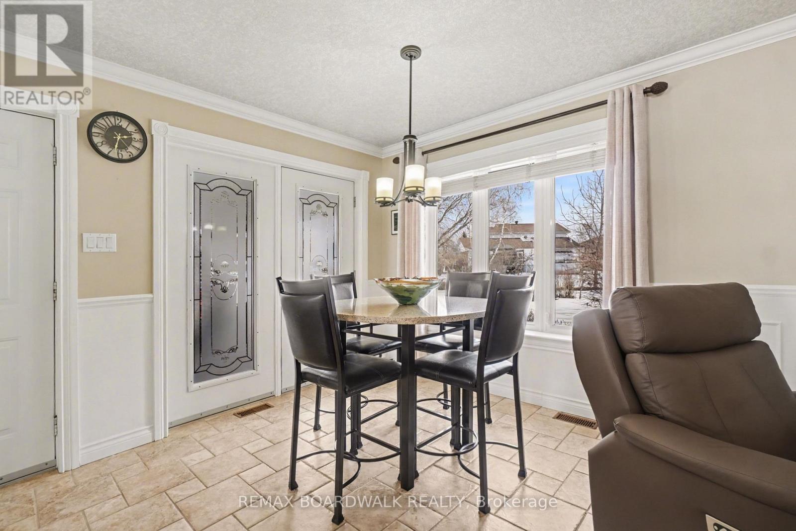 32 Faucher Boulevard, Casselman, Ontario  K0A 1M0 - Photo 12 - X12928174