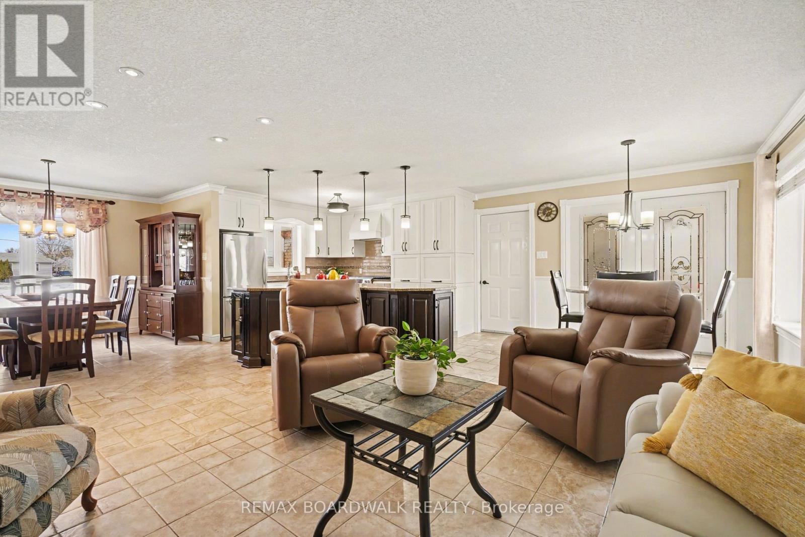 32 Faucher Boulevard, Casselman, Ontario  K0A 1M0 - Photo 7 - X12928174