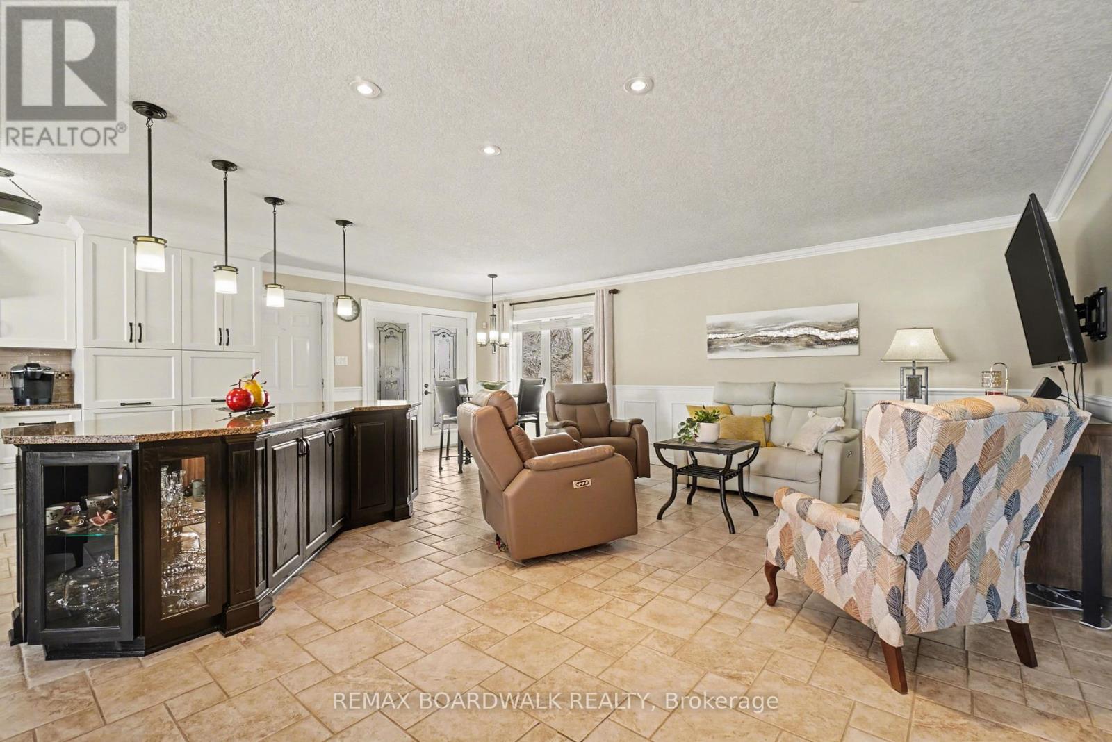32 Faucher Boulevard, Casselman, Ontario  K0A 1M0 - Photo 8 - X12928174