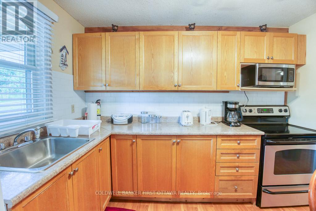 1036 Rossland Lane, Frontenac, Ontario  K0H 1B0 - Photo 13 - X12928634