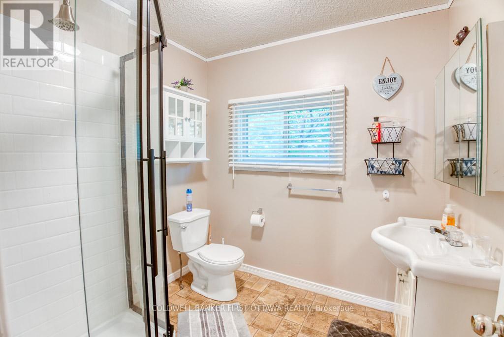 1036 Rossland Lane, Frontenac, Ontario  K0H 1B0 - Photo 18 - X12928634