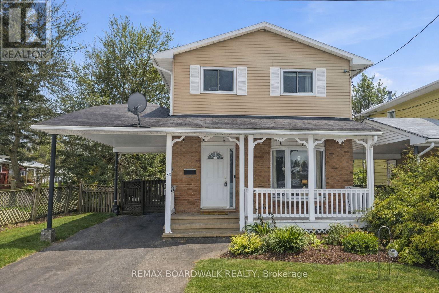 32 PROVOST STREET, Perth, Ontario