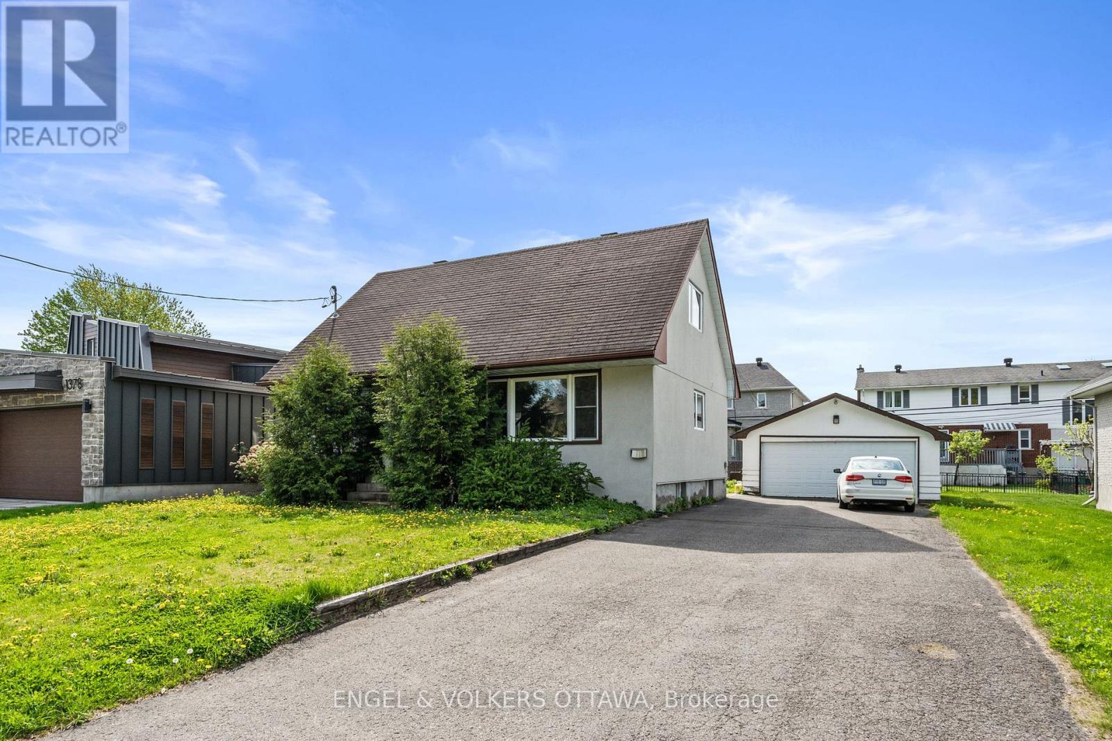 1372 Ridgedale Street, Ottawa, Ontario  K1T 1C5 - Photo 3 - X12929890