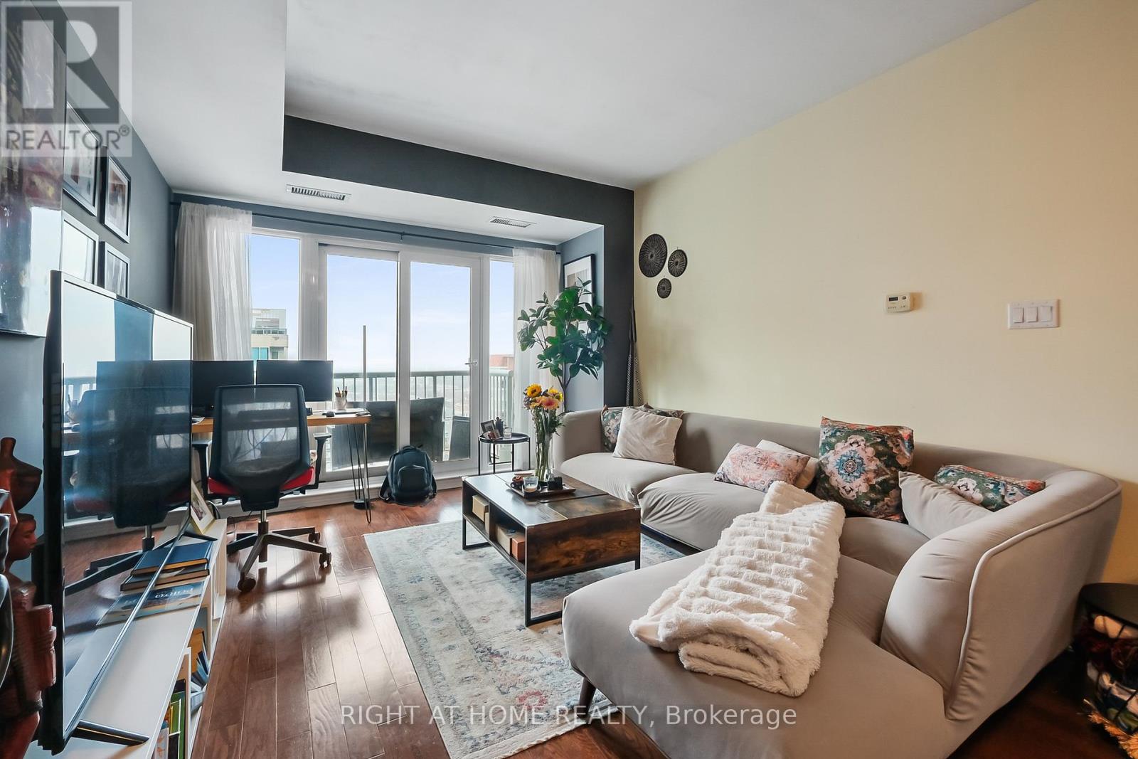 2302 - 234 Rideau Street, Ottawa, Ontario  K1N 0A9 - Photo 10 - X12930426