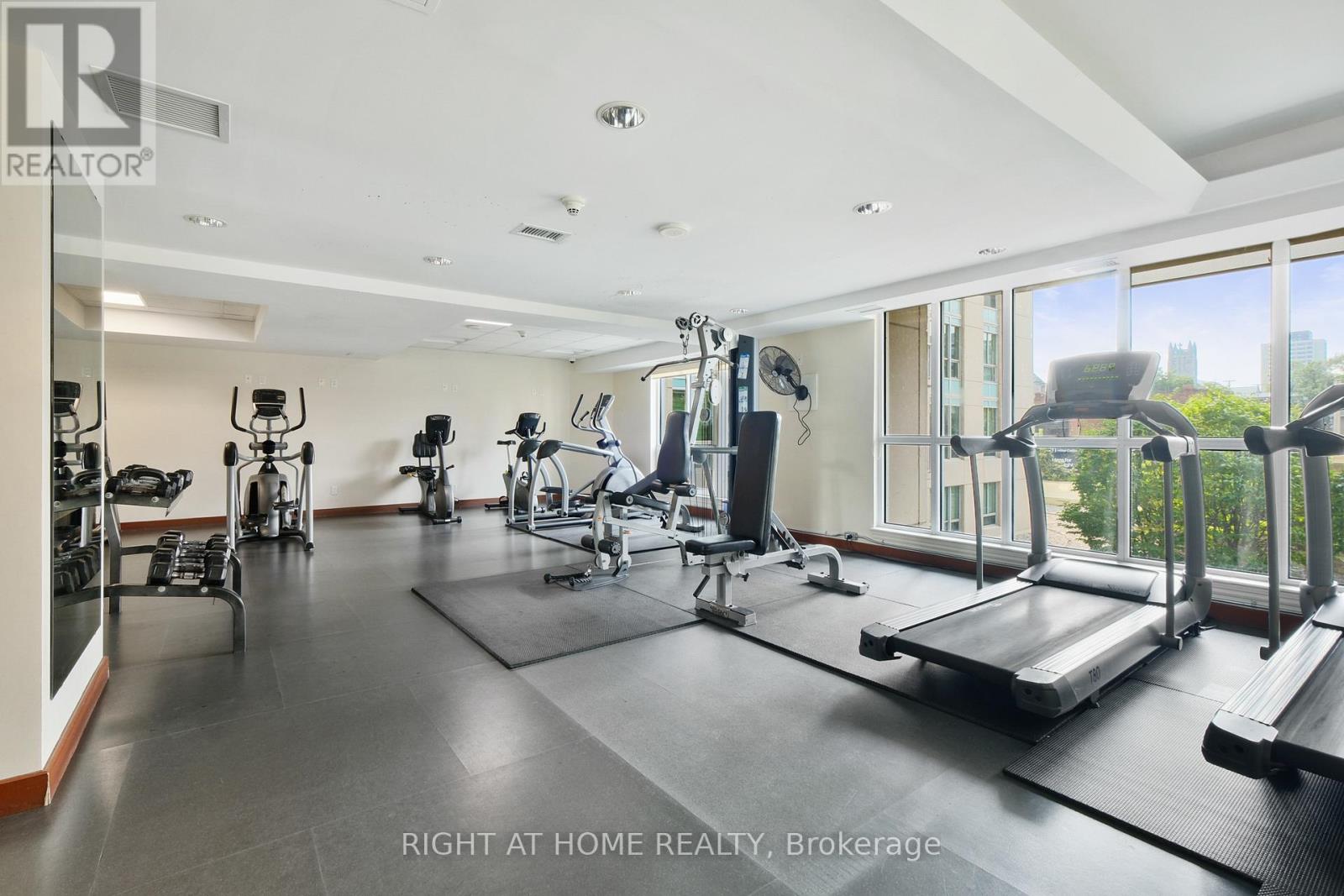 2302 - 234 Rideau Street, Ottawa, Ontario  K1N 0A9 - Photo 31 - X12930426